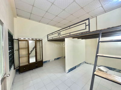 CHO THUÊ PHÒNG MỚI XÂY Ở NGUYỄN VĂN THƯƠNG BAN CÔNG RIÊNG TÁCH BẾP