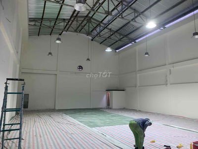 Cho thuê gấp kho 500m2 mái cao đường Trịnh Đình Trọng