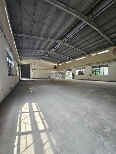 Kho xưởng 500m2 mặt tiền đường Nguyễn Văn Vịnh