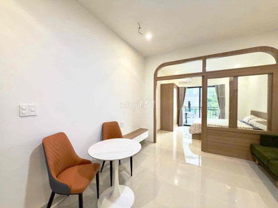 Căn hộ 1 phòng ngủ ban công mới 100% Đoàn Văn Bơ , Quận 4