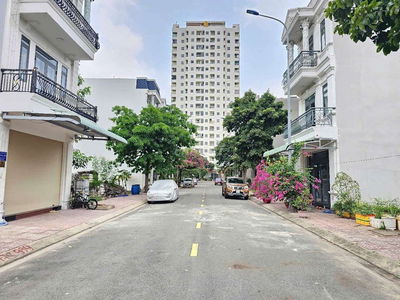 Đất đẹp 85m trục chính kdc Phúc Đạt gần Vincom550 Dĩ An