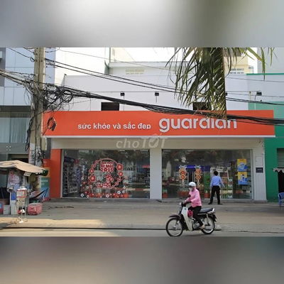 Cho thuê mặt tiền đường Trần Quốc Thảo, Phường 14, Quận 3. DT: 15x15m