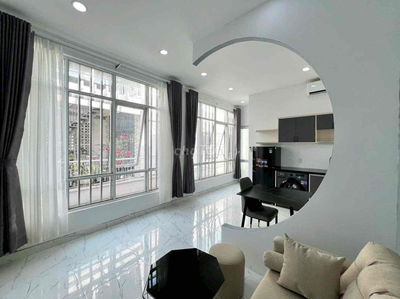 Cho thuê căn hộ đẹp ngay ngã tư Hàng Xanh full nội thất tiện đi Q1, Q
