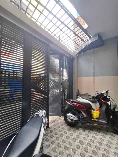 SIÊU PHẨM CÁCH MẠNG THÁNG TÁM QUẬN 3 CHỈ 14đ