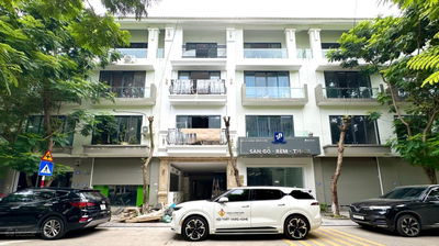 BÁN LIỀN KỀ B33-18 GELEXIMCO 101M GẦN VIN SMART. NHÀ 2 MẶT THOÁNG. SÁT CHỢ TRUNG TÂM. LH 0913 798 ***