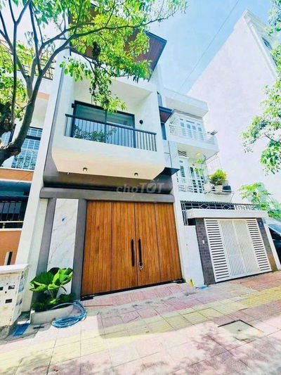 BÁN NHÀ ĐẸP MẶT TIỀN NGUYỄN THỊ MINH KHAI P.8 TP.VT GẦN BIỂN BÃI SAU