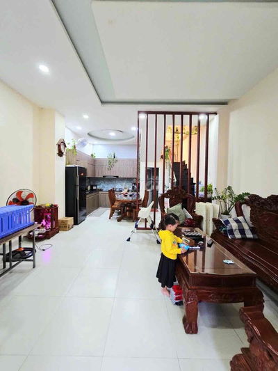 Nhà đẹp giá rẻ 2 tầng BTCT liền kề Nguyễn Duy Trinh chỉ 4 Tỷ