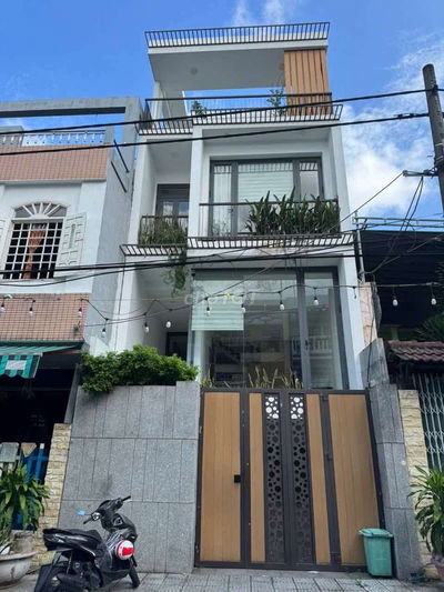 NHÀ 3 TẦNG 3PN GẦN CHỢ CẨM LỆ