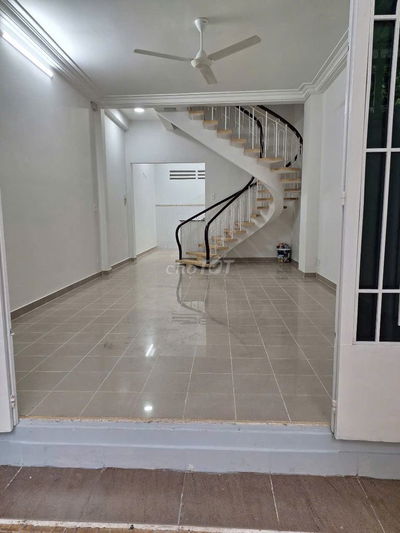 CHO THUÊ NHÀ MỚI ĐẸP_KHU KINH DOANH ĐÔNG ĐÚC_GẦN CHỢ TÂN SƠN NHẤT