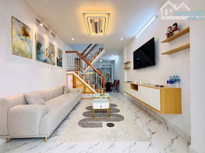 ✳️ Sắp đi nước ngoài bán nhà đường Nhất Chi Mai - Tân Bình / Giá 3 Tỷ 320 (SHR)