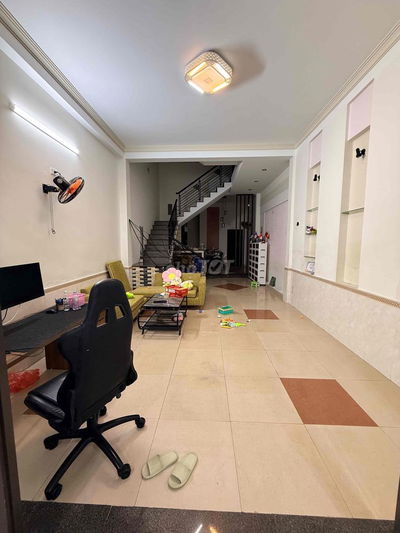 Cho thuê nhà nguyên căn mặt tiền kinh doanh rộng rãi đường Hàn Thuyên