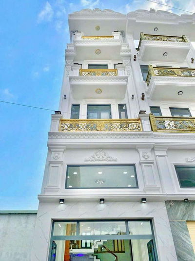 Nhà mới xây 4 x 17 có 5pn 5wc sân thượng