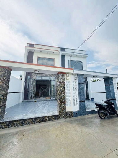 Bán Nhà đẹp, bà điểm hóc môn Ngang 5M 100M2 giá 4,39Tỷ