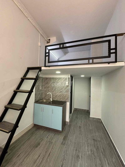 🔴Phòng có gác bancol cửa sổ thoáng mát - Ngay Emart Phan Văn Trị