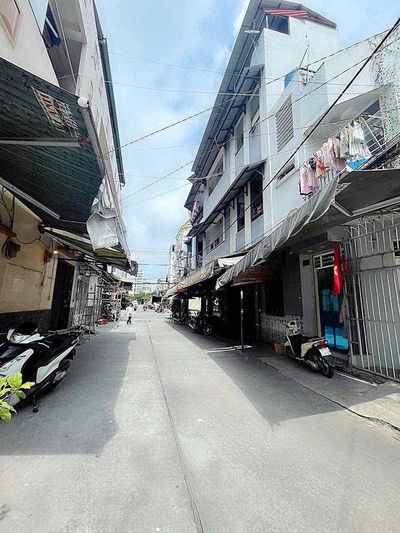 Bán nhà 3 tầng hxh khu Bàu Cát,dtcn 92m2,giá chỉ nhỉnh 100tr/m2.