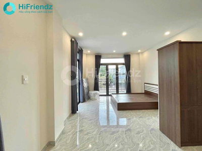 5 NGƯỜI 5 XE CĂN HỘ DIỆN TÍCH LỚN 2 BAN CÔNG GẦN TRUNG TÂM THÀNH PHỐ