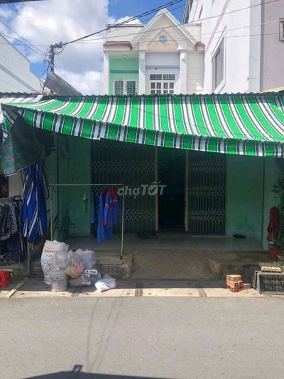 Nhà ngay cầu tràm dễ kinh doanh