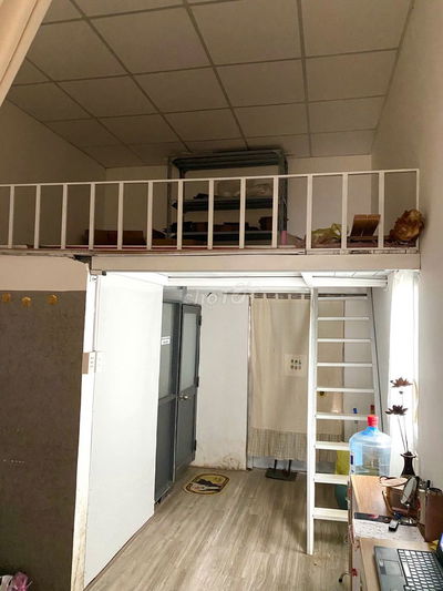 Sang nhà mới mặt tiền Phan Chu Trinh sầm uất, có gác ở lại