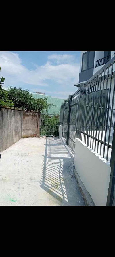 BÁN ĐẤT TẶNG NHÀ