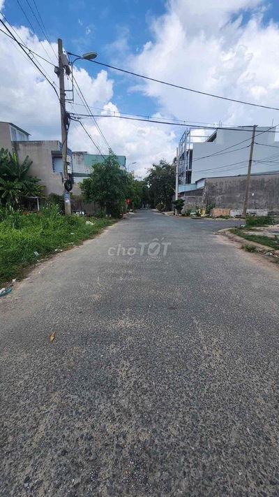 NHÀ BÁN HXH NGAY KDC TÂN TIẾN - NGUYỄN VĂN QUÁ - QL1A - 115M2(5mx23m)