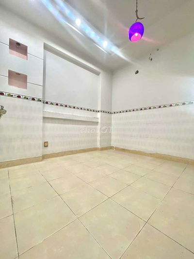 CHO THUÊ CĂN HỘ DỊCH VỤ 40M2 TRONG NHÀ MẶT TIỀN ĐƯỜNG NGUYỄN THỊ THẬP