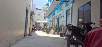 4,5 TỶ-80M2- HẺM XE HƠI,KHÔNG DÍNH MỘ, CÁCH NGUYỄN THỊ ĐỊNH 30M