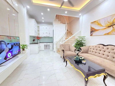 Cho thuê nhà 5 tầng Ngõ Văn CHương 2, Đống Đa. Giá: 15tr/ tháng