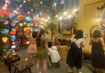 sang quán cf nằm 3 tang lầu cho thuê ngay nhà thờ hành thông tây