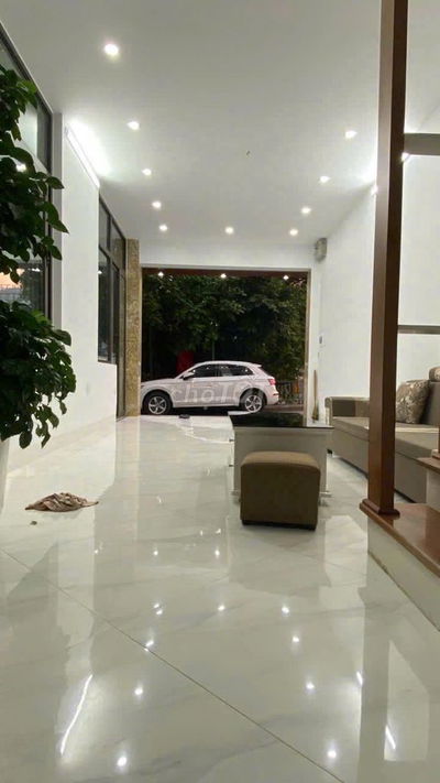 Cho thuê nhà 5 tầng Trương Định, Hoàng Mai. Giá: 22tr