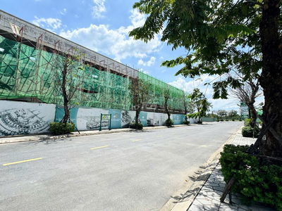 siêu rẻ 100m2 nhà phố kinh do. Thủ Dầu Một Tp.HCM đường 20m giá 5.5 tỷ