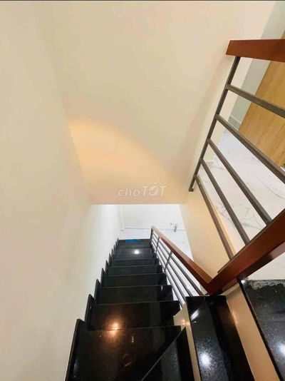MÌNH CHÍNH CHỦ GẤP BÁN NGAY NGÃ TƯ HÀNG XANH 25M2 FULL NỘI THẤT