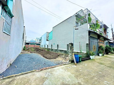 ĐẤT DT KHỦNG (8x14,5m)_1/ NHỰA SÁT MT Nguyễn Thị Ngâu_ Gần Chợ Thới Tứ