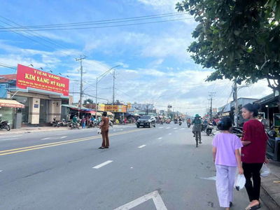 BÁN ĐẤT MĂT TIỀN TỈNH LÔ 824 vị trí KINH DOANH MUA BÁN