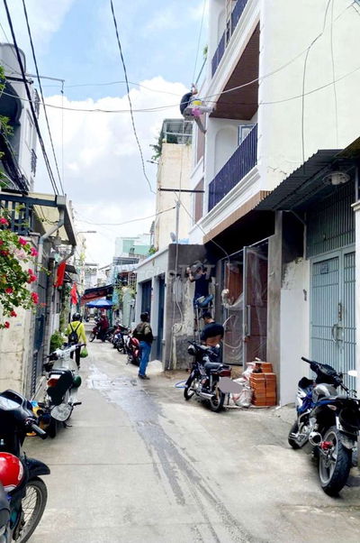 Chủ bán gấp nhà gần chợ Bà Chiểu, DT 40m, 4 tầng BTCT, P14, Bình Thạnh