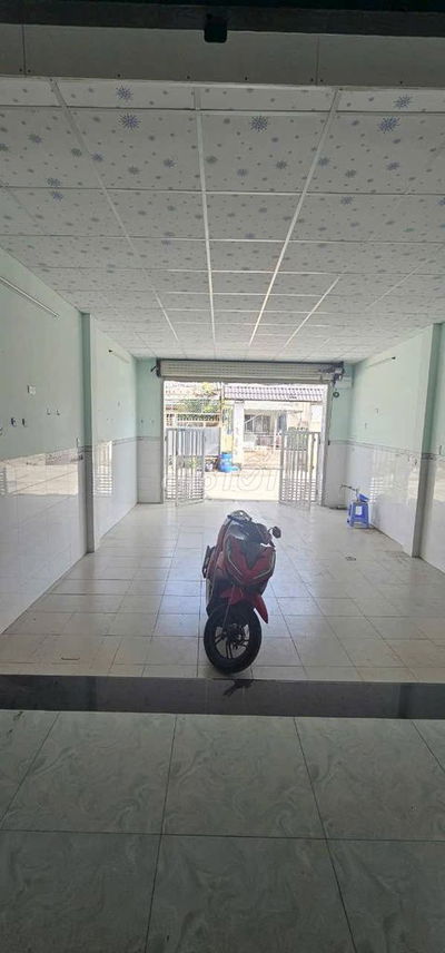 nhà trệt mặt tiền sân oto đường Nguyễn Công trứ đông hòa