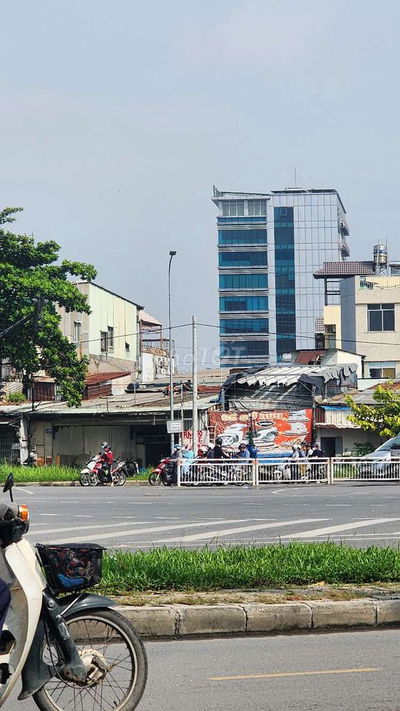 NHÀ MT NGUYỄN THỊ THẬP CÁCH ST LOTTE 300M