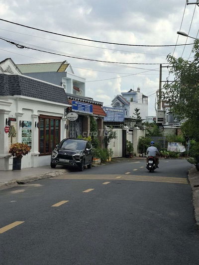 BÁN LÔ 100M / CÓ NHÀ CẤP 4. GÂN LÃ XUÂN OAI. Q9