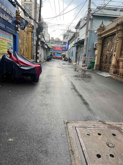 CHO THUÊ NHÀ ĐƯỜNG 8 m 1/ sẹc xe hơi vô nhà