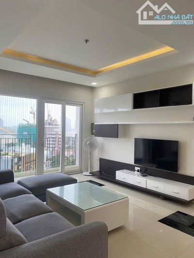 Chủ cần tiền cho con đi du học nên muốn bán lại căn góc 2pn Monarchy tòa A, view sông Hàn.