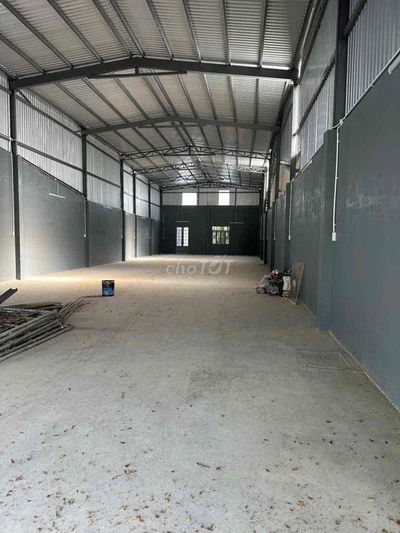 cho thuê kho mặt tiền Nguyễn Bình 300m2
