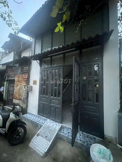 Bán nhà sổ hồng chung đất thổ cư đường xe hơi