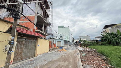 Đất 5x31m. Sơn Ca 8 thông ra sông Vàm Thuật. Xây hầm 5 tầng