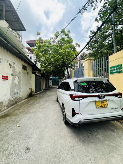 Bán nhà riêng phố Vũ Ngọc Phan, DT 65m2, Mặt tiền 4.5m, 2 thoáng vĩnh viễn. Giá: 11,9 tỷ