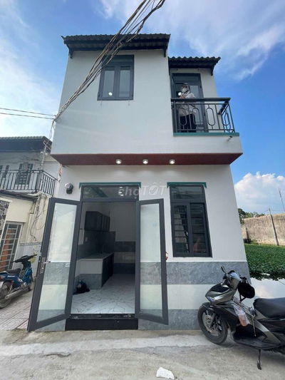 Nhà NGUYỄN VĂN BỨA DT: 4X8 GIÁ BÁN 400TR ĐẦY ĐỦ TIỆN NGHI