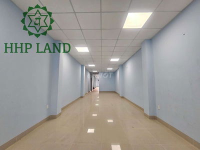 Cho thuê nhà 1 trệt 4 lầu có thang máy mặt tiền đường Phạm Văn Thuận