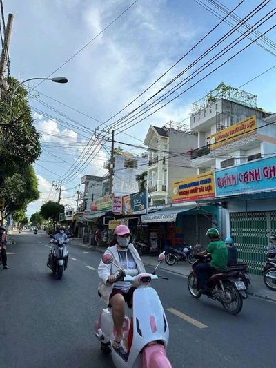 Nhà SHR 2 Lầu 5,3m x 40m. 200m2 Mặt Tiền Đường Nguyễn Thị Đặng