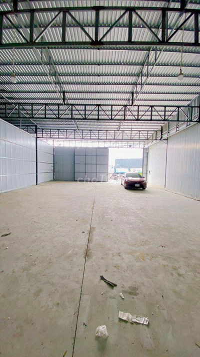 Cho thuê kho 300 m2 đường Nguyễn Văn Linh 12 triệu