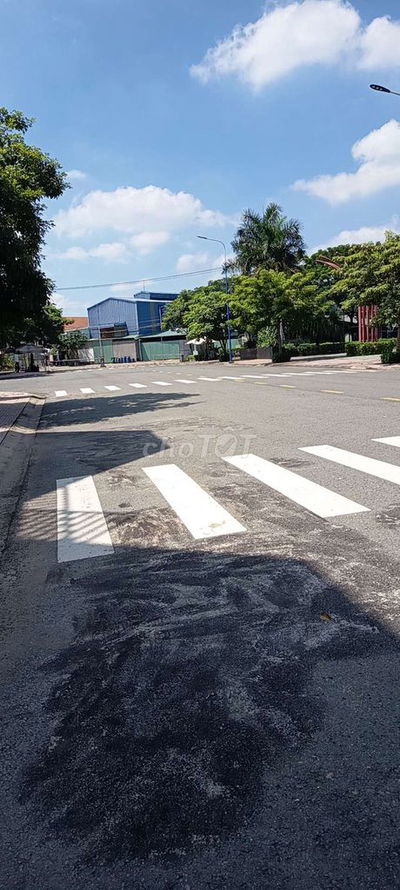 NHÀ 3 TẦNG GẦN AEON BÌNH DƯƠNG