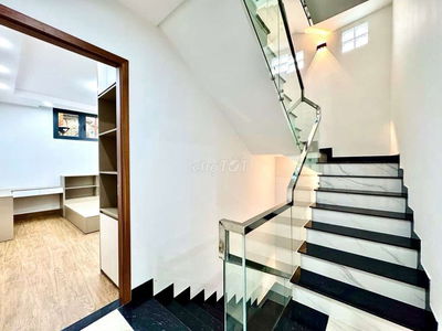 NGUYỄN THƯỢNG HIỀN – P.5, BÌNH THẠNH

4 x 15m – 67m² CN – GIÁ 12.3 TỶ