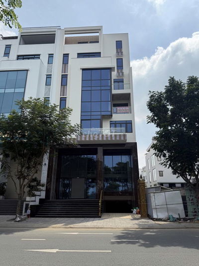 TOÀ NHÀ MỚI XÂY ĐẢO KIM CƯƠNG Q2